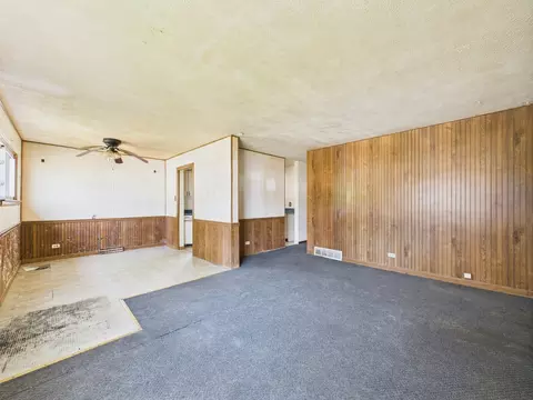 Living - 4628 1st Ave, Lyons, IL 60534 photo 2 of 4