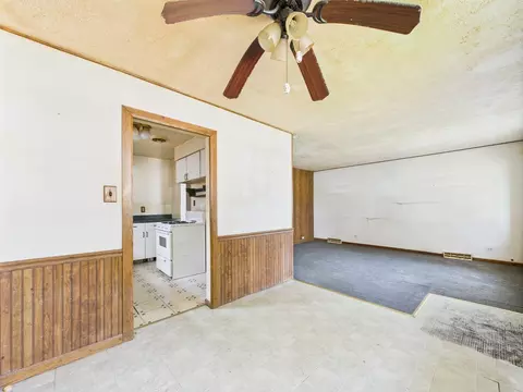 Living - 4628 1st Ave, Lyons, IL 60534 photo 4 of 4