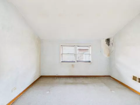 Bedroom - 4628 1st Ave, Lyons, IL 60534 photo 1 of 6