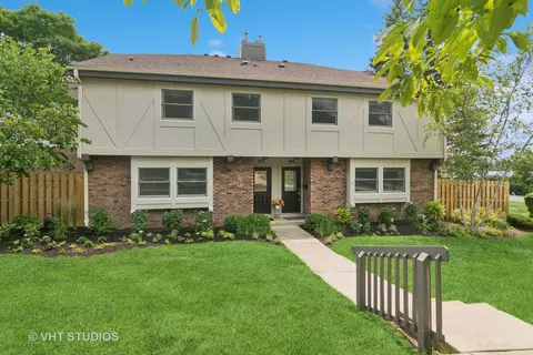 884 Bristol Dr #0, Barrington, IL 60010