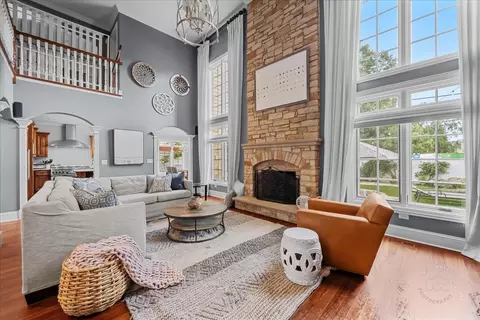 640 S Wright St, Naperville, IL 60540 photo 18