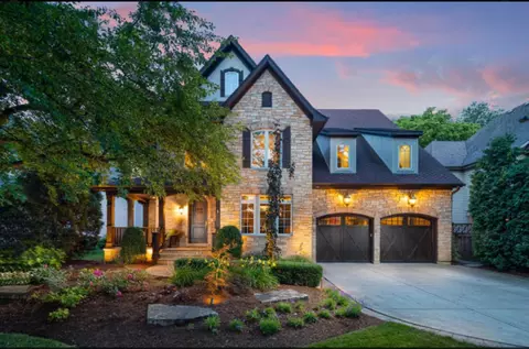 640 S Wright St, Naperville, IL 60540