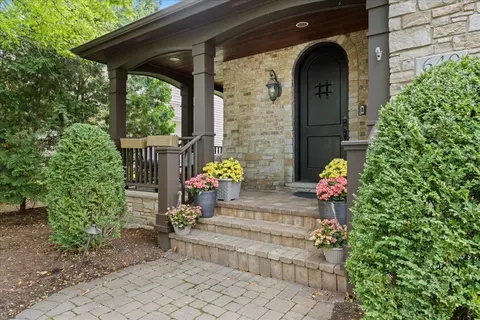 640 S Wright St, Naperville, IL 60540 photo 2