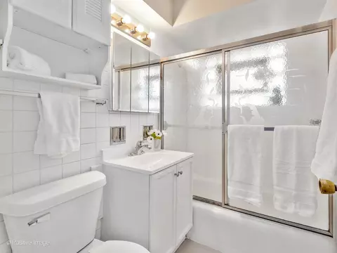 4220 Maple Ave, Brookfield, IL 60513 photo 13