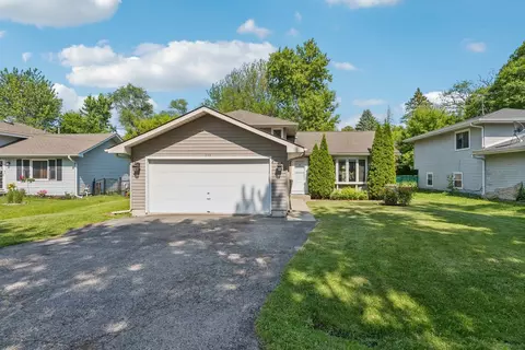 238 S Highland Dr, Lakemoor, IL 60050