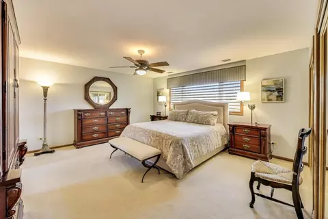 6448 Cambridge Rd, Willowbrook, IL 60527 photo 21