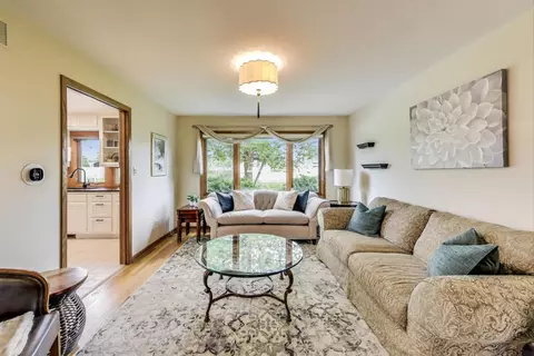 6448 Cambridge Rd, Willowbrook, IL 60527 photo 8