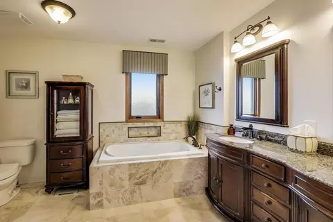 6448 Cambridge Rd, Willowbrook, IL 60527 photo 24