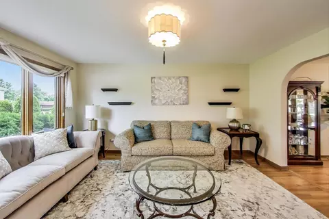 6448 Cambridge Rd, Willowbrook, IL 60527 photo 9