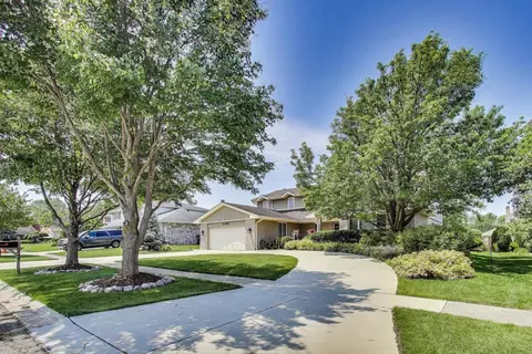 6448 Cambridge Rd, Willowbrook, IL 60527 photo 2
