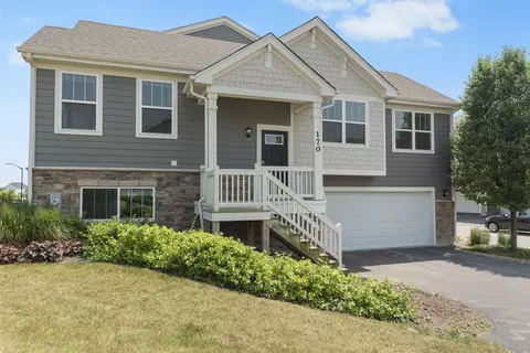 170 Goldenrod Dr, Elgin, IL 60124