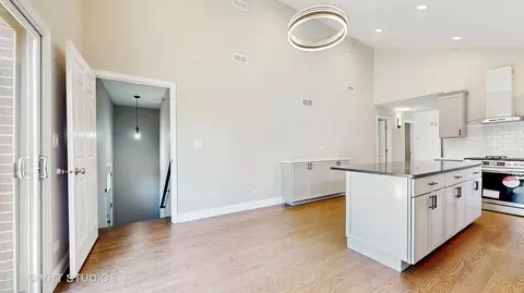 Kitchen - 1544 N Wolf Rd, Berkeley, IL 60163 photo 4 of 5
