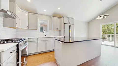 Kitchen - 1544 N Wolf Rd, Berkeley, IL 60163 photo 1 of 5
