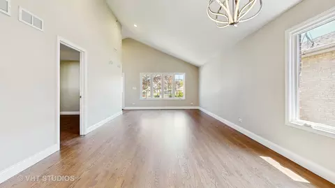Living - 1544 N Wolf Rd, Berkeley, IL 60163 photo 2 of 7