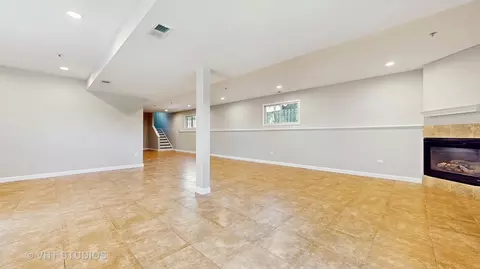 Living - 1544 N Wolf Rd, Berkeley, IL 60163 photo 6 of 7
