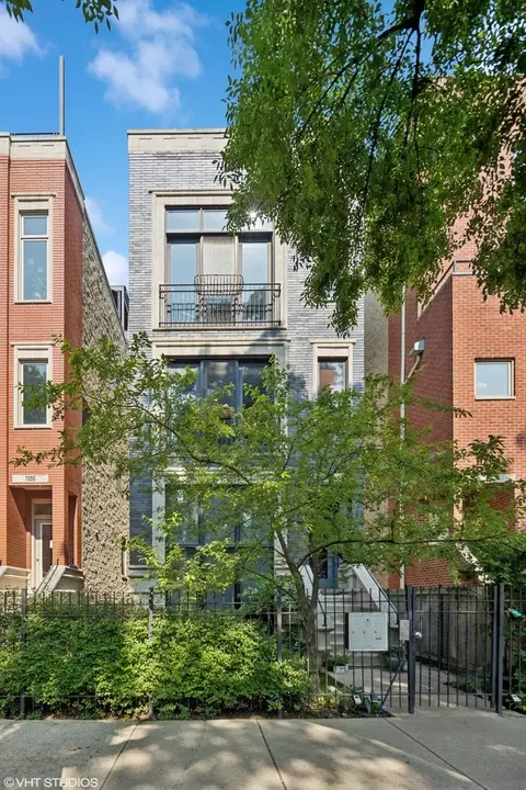 1051 N Hermitage Ave #3, Chicago, IL 60622
