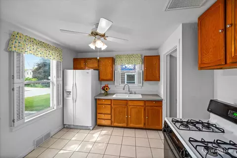 1165 Morton Ave, Elgin, IL 60120 photo 7
