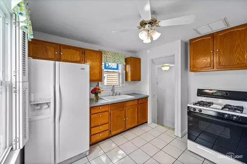 1165 Morton Ave, Elgin, IL 60120 photo 8