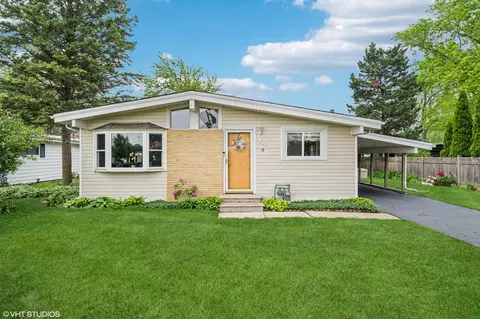 25 W Jeffery Ave, Wheeling, IL 60090