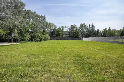 3303 Westview Dr, Northbrook, IL 60062