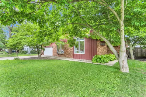 3310 Roxford Dr, Champaign, IL 61822