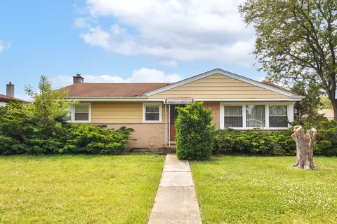 2727 Pauline Ave, Glenview, IL 60025