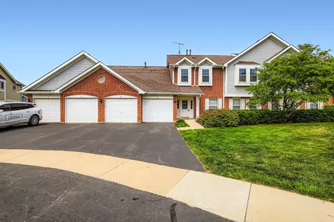 1240 Winfield Ct #4, Roselle, IL 60172