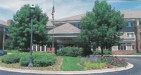 605 Barrington Ave #320, East Dundee, IL 60118