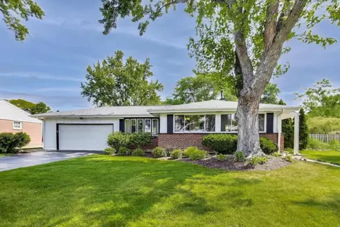 410 W Maude Ave, Arlington Heights, IL 60004