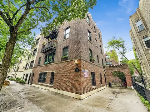 643 W Roscoe St #C1, Chicago, IL 60657