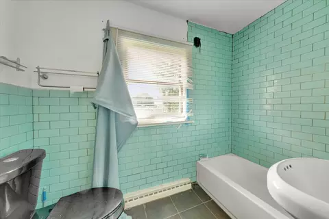 Bath - 302 S Leney St, Ogden, IL 61859 photo 2 of 2