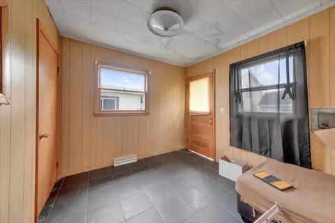 Entry Way - 302 S Leney St, Ogden, IL 61859 photo 2 of 3