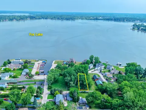 26076 W Randich Rd, Ingleside, IL 60041