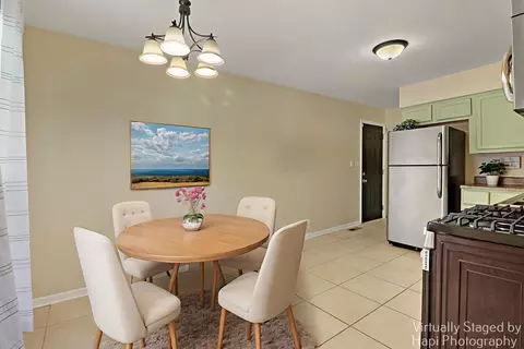 Dining - 4717 Prairie Ave, Mchenry, IL 60050 photo 1 of 1