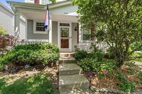 789 Golden Oak Cir, Crystal Lake, IL 60014