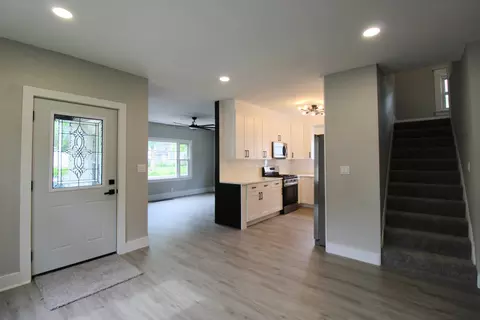 Entry Way - Undisclosed, Kankakee, IL 60901 photo 1 of 2