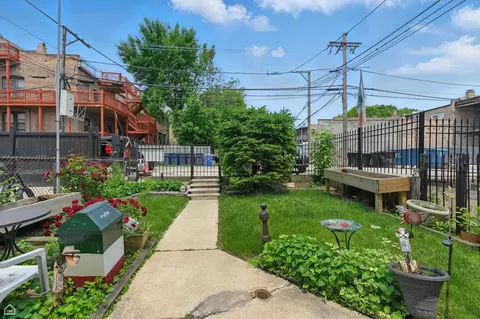 Exterior - 1448 W Taylor St, Chicago, IL 60607 photo 3 of 4