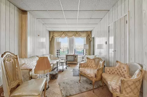Living - 1448 W Taylor St, Chicago, IL 60607 photo 6 of 6