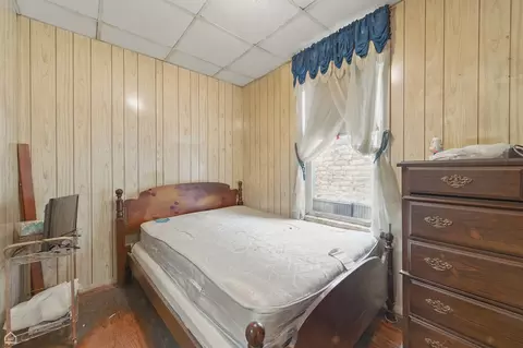 Bedroom - 1448 W Taylor St, Chicago, IL 60607 photo 4 of 5