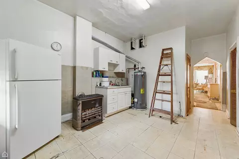 Kitchen - 1448 W Taylor St, Chicago, IL 60607 photo 3 of 3