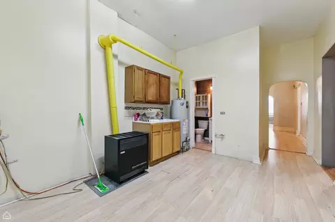 Entry Way - 1448 W Taylor St, Chicago, IL 60607 photo 1 of 1