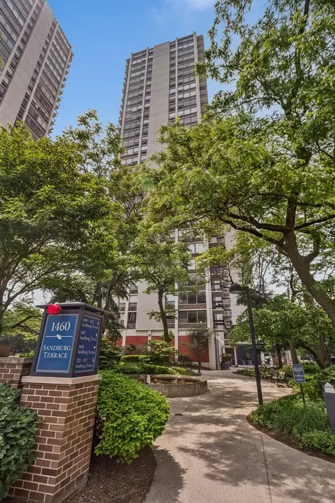 1460 N Sandburg Ter #2703, Chicago, IL 60610
