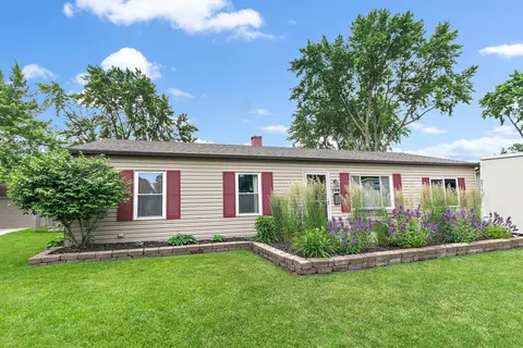 709 Russet Ln, Streamwood, IL 60107