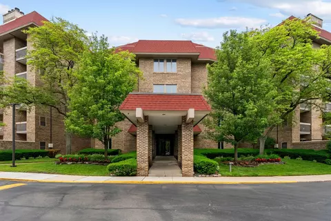 1250 Rudolph Rd #4N, Northbrook, IL 60062