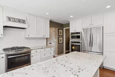 33 Citation Cir, Wheaton, IL 60189 photo 7