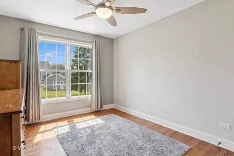 33 Citation Cir, Wheaton, IL 60189 photo 25