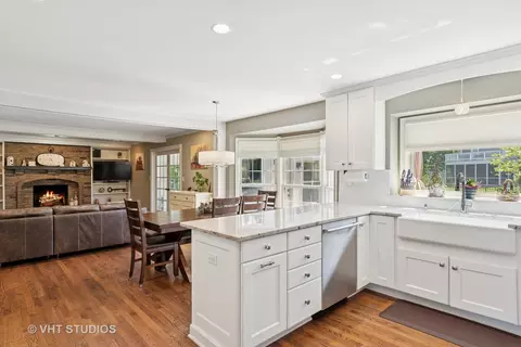 33 Citation Cir, Wheaton, IL 60189 photo 9