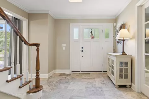 33 Citation Cir, Wheaton, IL 60189 photo 4