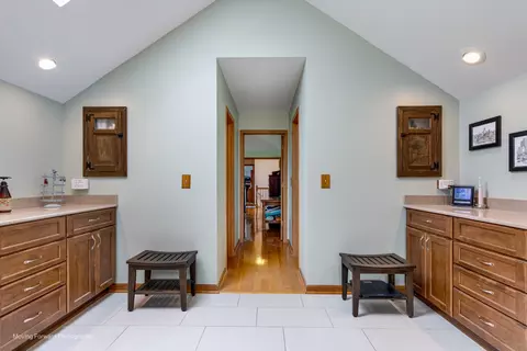 Entry Way - 420 Fairway View Dr, Algonquin, IL 60102 photo 3 of 3