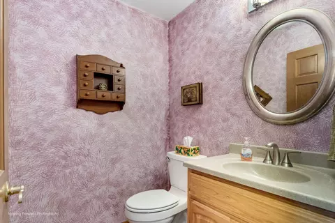 Bath - 420 Fairway View Dr, Algonquin, IL 60102 photo 1 of 5